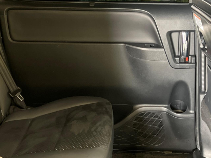 2020 Toyota Voxy 3BA-ZRR80W (UW-6a02996b73998)[15]