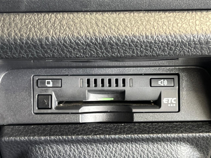 2020 Toyota Voxy 3BA-ZRR80W (UW-6a02996b73998)[25]