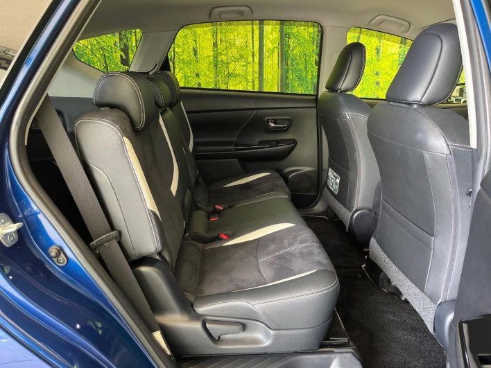 2016 Toyota Prius α DAA-ZVW41W (UW-6a029972d08ec)[26]
