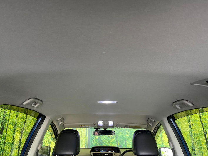 2016 Toyota Prius α DAA-ZVW41W (UW-6a029972d08ec)[22]