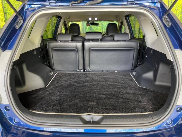 2016 Toyota Prius α DAA-ZVW41W (UW-6a029972d08ec)[20]