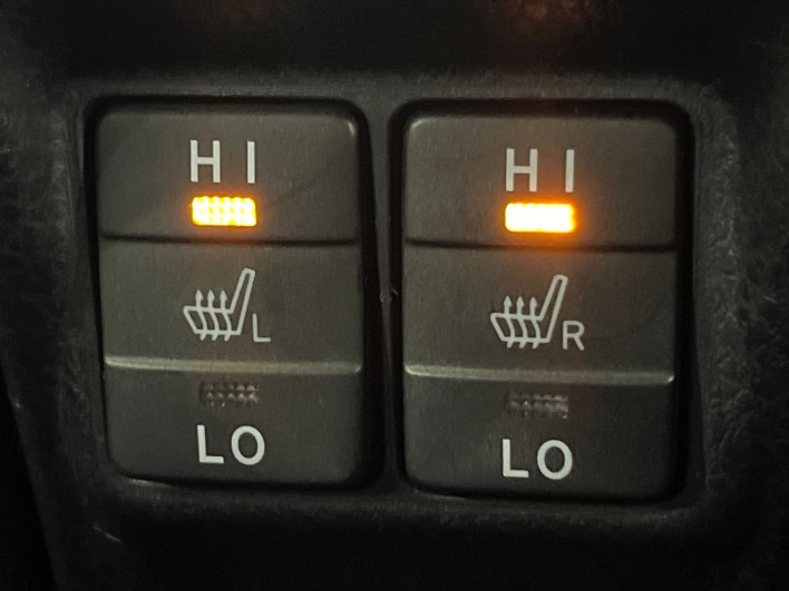 2016 Toyota Noah DAA-ZWR80G (UW-6a02997a36d5b)[16]