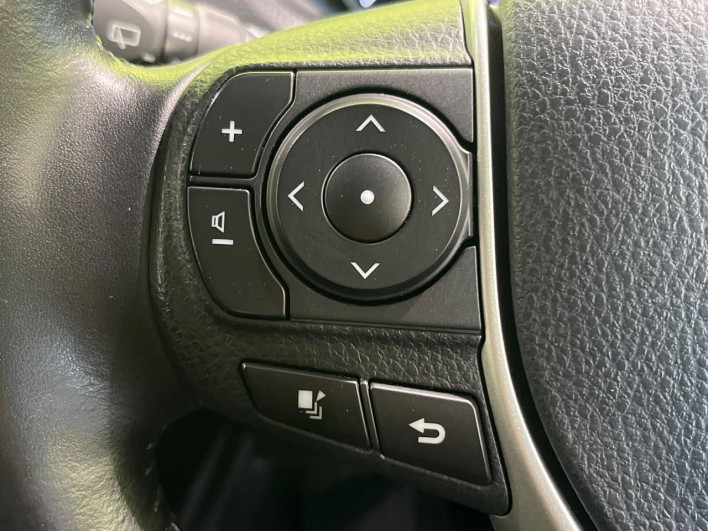 2016 Toyota Noah DAA-ZWR80G (UW-6a02997a36d5b)[18]