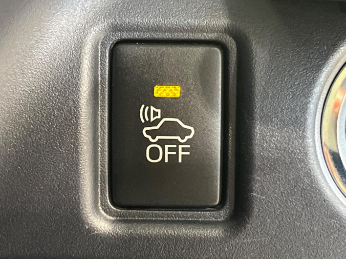 2016 Toyota Noah DAA-ZWR80G (UW-6a02997a36d5b)[23]