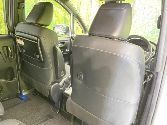 2020 Toyota Noah DAA-ZWR80W (UW-6a02997d18205)[28]
