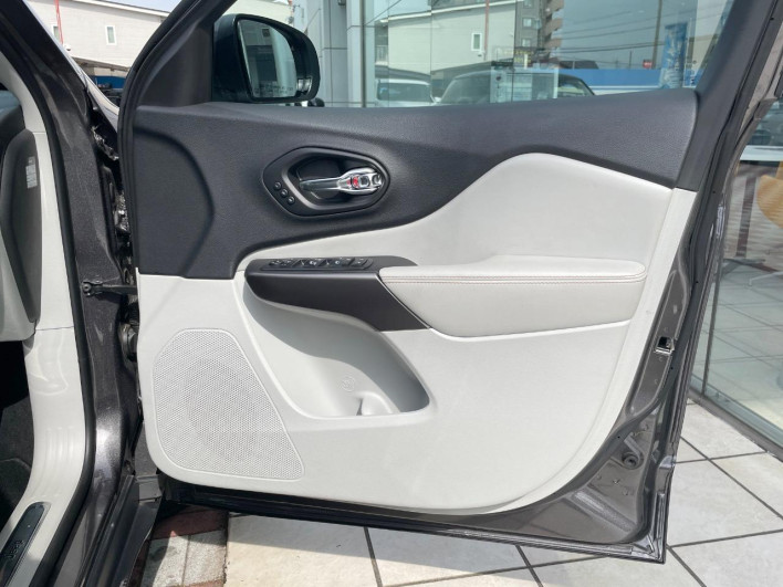2018 Chrysler Jeep Cherokee ABA-KL20L (UW-6a03e9fe4da1e)[8]