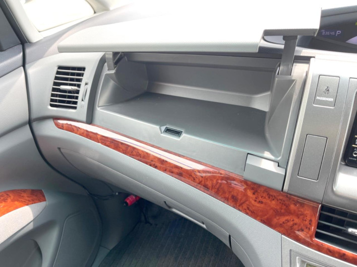 2010 Toyota Estima DBA-ACR50W (UW-6a03ea0abe6e7)[12]