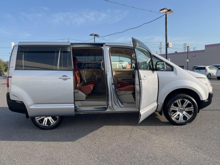 2009 Mitsubishi Delica D:5 DBA-CV5W (UW-6a03ea3dca502)[13]