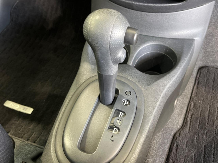 2013 Nissan Note DBA-E12 (UW-6a03ea44c84a2)[29]