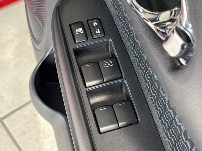 2013 Nissan Note DBA-E12 (UW-6a03ea44c84a2)[24]
