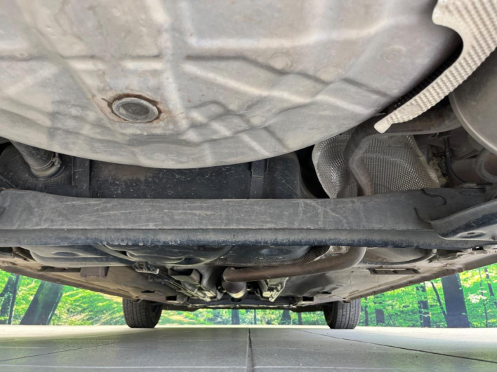 2013 Nissan Note DBA-E12 (UW-6a03ea44c84a2)[17]