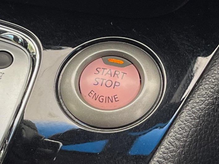 2014 Nissan Serena DBA-FNC26 (UW-6a03ea4d8a93b)[24]