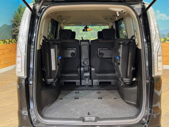 2014 Nissan Serena DBA-FNC26 (UW-6a03ea4d8a93b)[4]