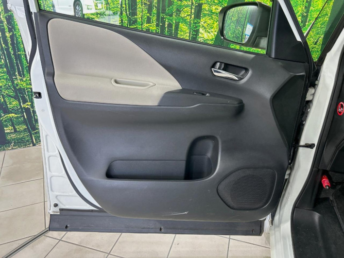 2016 Nissan Serena DAA-GFC27 (UW-6a03ea5375fdd)[27]