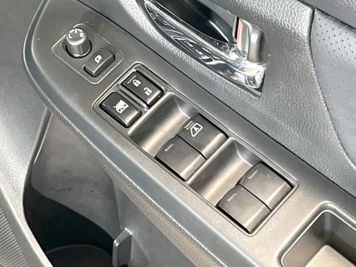 2013 Subaru Impreza G4 DBA-GJ6 (UW-6a03ea5a3d098)[17]