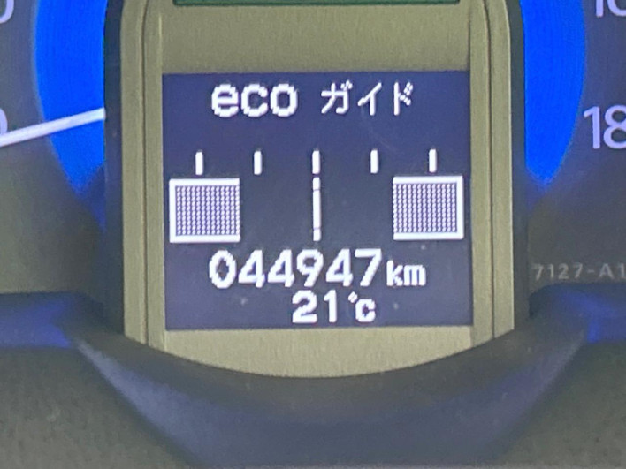 2010 Honda Fit Hybrid DAA-GP1 (UW-6a03ea5b7b345)[2]