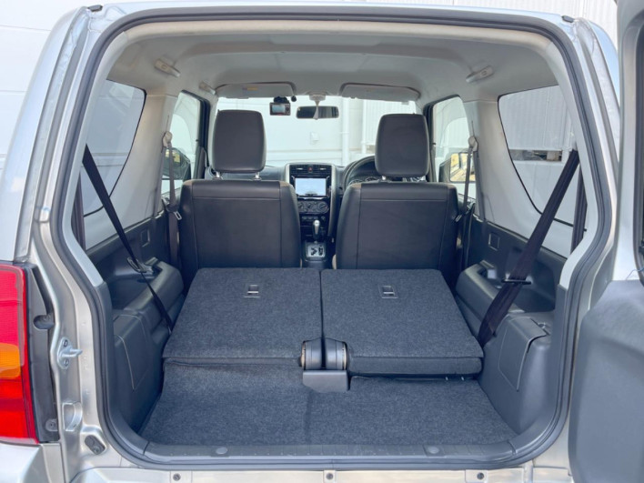 2017 Suzuki Jimny ABA-JB23W (UW-6a03ea736f30c)[26]