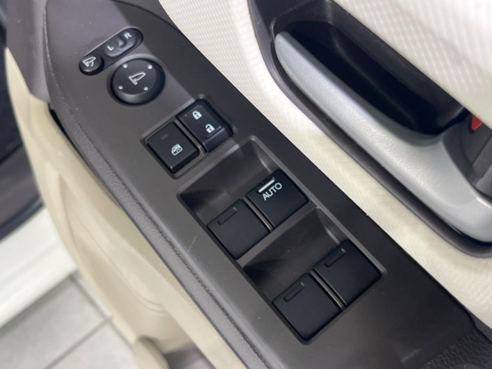 2017 Honda N-BOX DBA-JF3 (UW-6a03ea7d0cf48)[25]