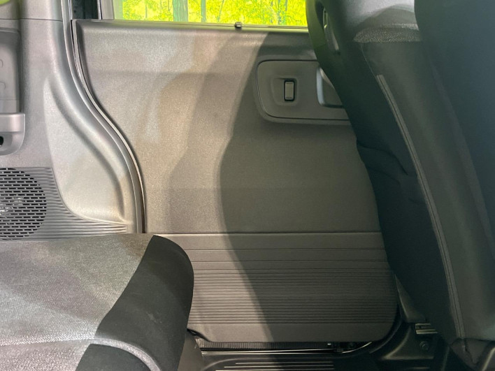 2024 Honda N-BOX CUSTOM 6BA-JF5 (UW-6a03ea88ed58b)[27]