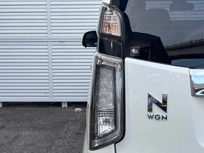 2015 Honda N-WGN Custom DBA-JH1 (UW-6a03ea91699e7)[18]