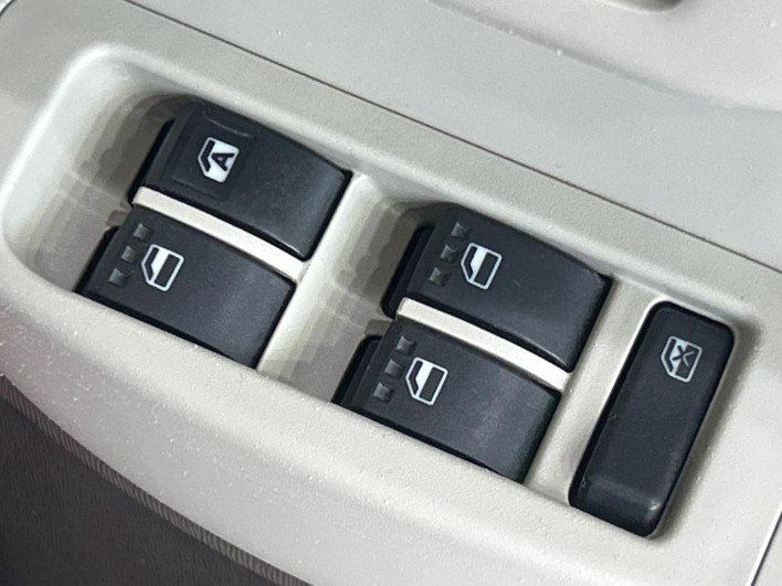 2015 Toyota Passo DBA-KGC30 (UW-6a03ea9cb2e00)[25]