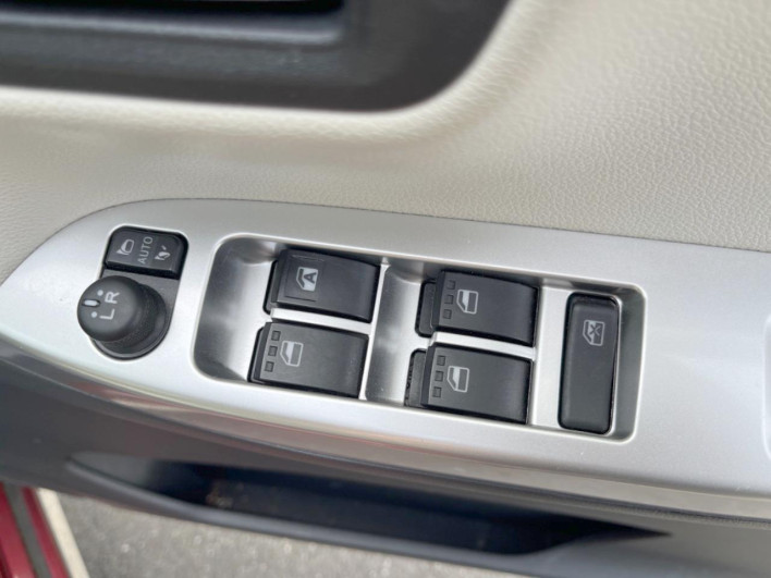 2017 Daihatsu Cast DBA-LA250S (UW-6a03eaa52f725)[27]
