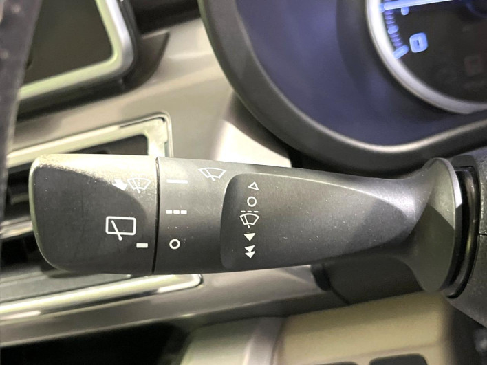 2018 Daihatsu Cast DBA-LA250S (UW-6a03eaa582b8a)[25]