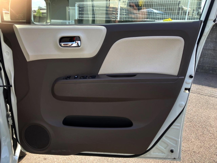 2015 Nissan Moco DBA-MG33S (UW-6a03eac6b9e9e)[23]