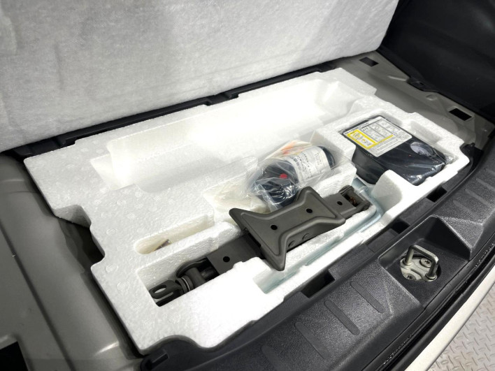 2013 Suzuki Spacia Custom DBA-MK32S (UW-6a03eacbcb62b)[12]