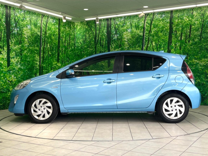 2015 Toyota Aqua DAA-NHP10 (UW-6a03eaf0083b7)[6]