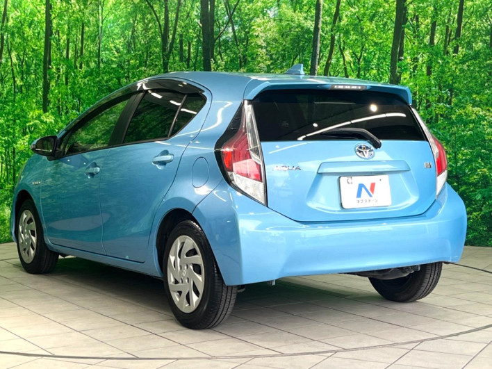 2015 Toyota Aqua DAA-NHP10 (UW-6a03eaf0083b7)[7]