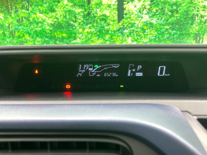 2015 Toyota Aqua DAA-NHP10 (UW-6a03eaf0083b7)[24]