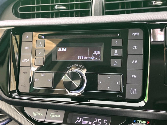 2015 Toyota Aqua DAA-NHP10 (UW-6a03eaf0083b7)[27]