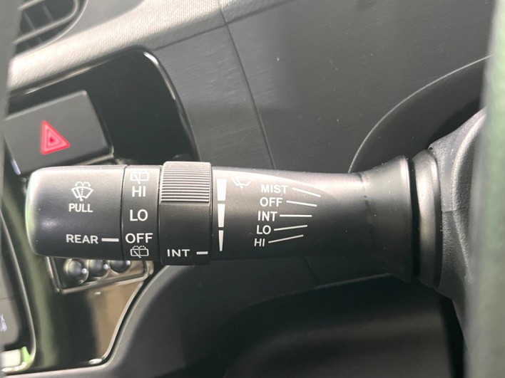 2015 Toyota Aqua DAA-NHP10 (UW-6a03eaf0083b7)[22]