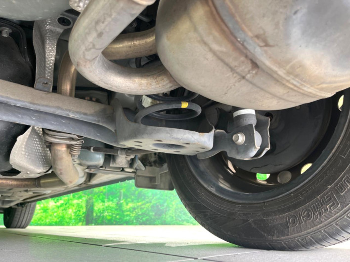 2015 Toyota Aqua DAA-NHP10 (UW-6a03eaf0083b7)[12]