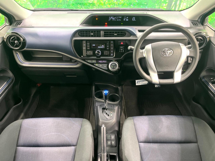 2015 Toyota Aqua DAA-NHP10 (UW-6a03eaf0083b7)[18]