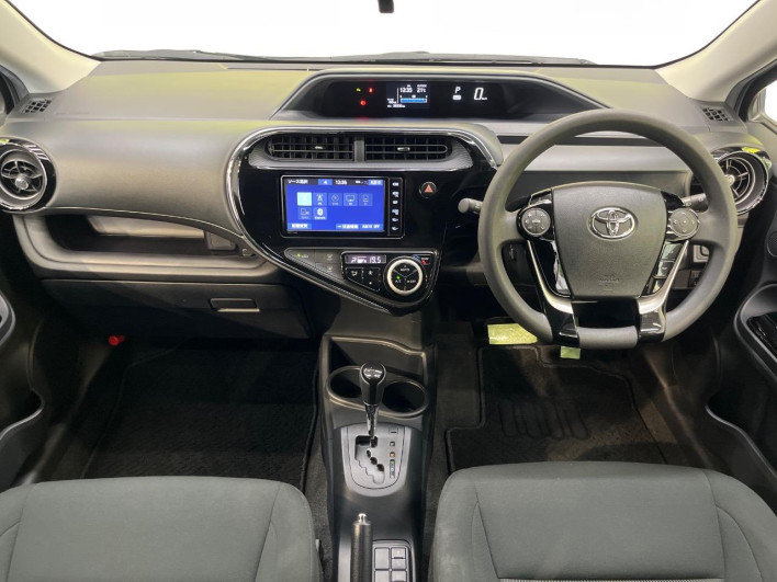 2019 Toyota Aqua DAA-NHP10 (UW-6a03eaf18b5f3)[20]