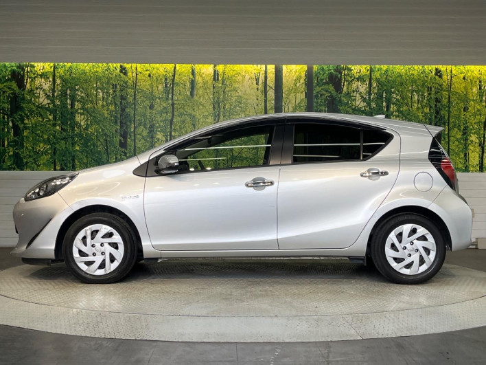 2019 Toyota Aqua DAA-NHP10 (UW-6a03eaf18b5f3)[7]