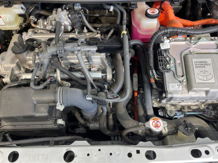 2019 Toyota Aqua DAA-NHP10 (UW-6a03eaf18b5f3)[4]