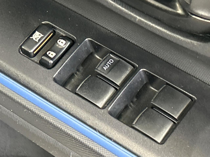 2014 Toyota Aqua DAA-NHP10 (UW-6a03eaf2e3a7b)[25]