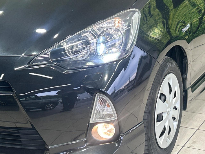 2014 Toyota Aqua DAA-NHP10 (UW-6a03eaf2e3a7b)[12]