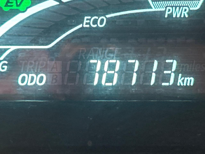 2014 Toyota Aqua DAA-NHP10 (UW-6a03eaf2e3a7b)[2]