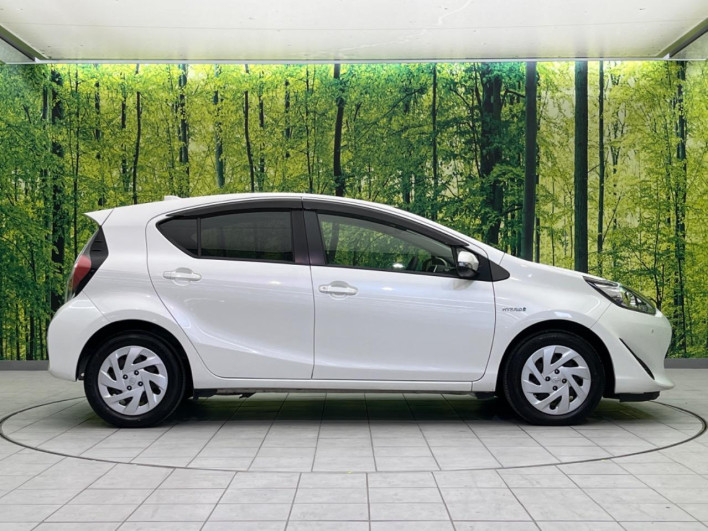 2018 Toyota Aqua DAA-NHP10 (UW-6a03eaf48ad51)[27]