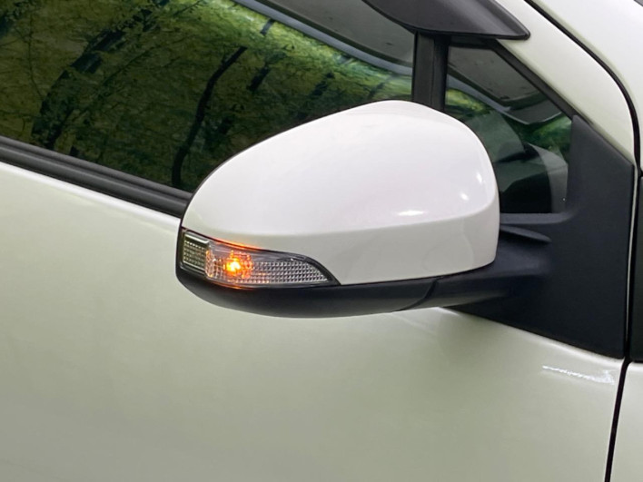 2018 Toyota Aqua DAA-NHP10 (UW-6a03eaf48ad51)[12]