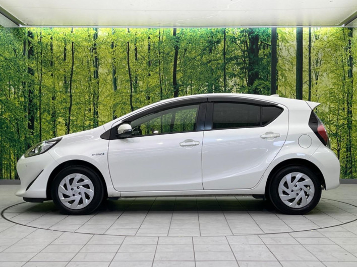 2018 Toyota Aqua DAA-NHP10 (UW-6a03eaf48ad51)[14]