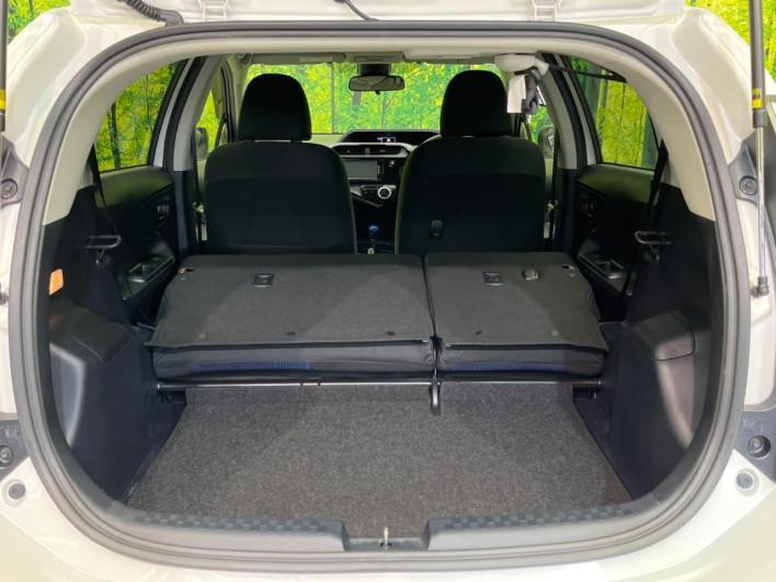 2018 Toyota Aqua DAA-NHP10 (UW-6a03eaf48ad51)[24]