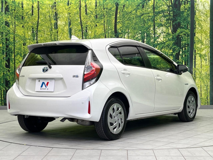 2018 Toyota Aqua DAA-NHP10 (UW-6a03eaf48ad51)[26]