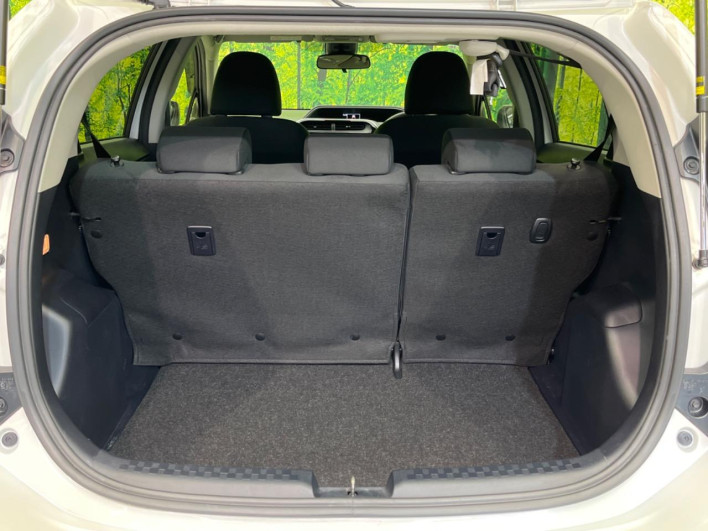 2018 Toyota Aqua DAA-NHP10 (UW-6a03eaf48ad51)[25]