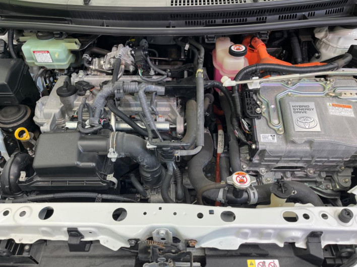 2018 Toyota Aqua DAA-NHP10 (UW-6a03eaf48ad51)[4]
