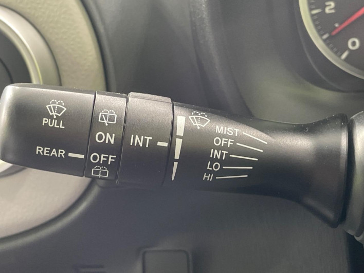 2013 Toyota Vitz DBA-NSP130 (UW-6a03eaf700efa)[24]